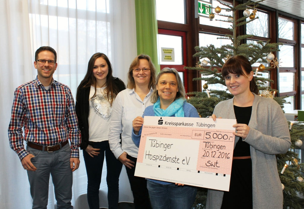 Scheck über 5.000 Euro